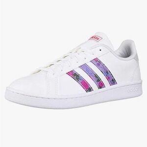 NIB Adidas FARM RIO Grand Court Sneakers EG0536
Floral Sz 7